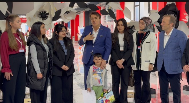 Bahçeşehir’de Minik ellerin büyük eserleri Erzurum’da sergilendi