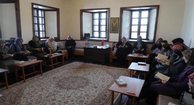 Ev Hanımları Dil ve Edebiyat Konağı nda buluştu