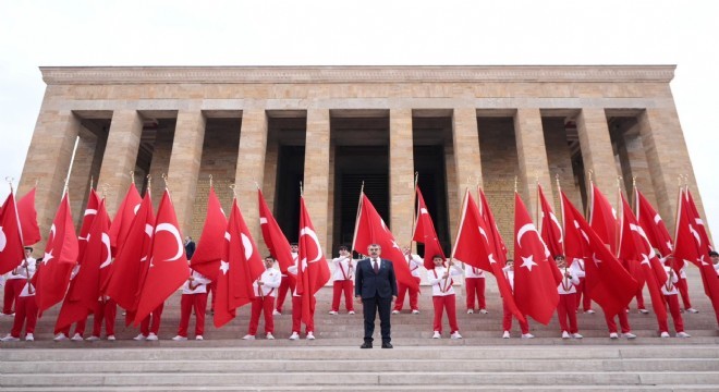 Tekin, öğretmenlerle Anıtkabir'i ziyaret etti