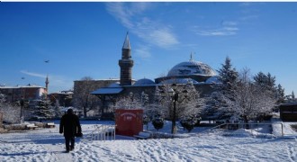 Erzurum baharı beklerken kışı yaşıyor