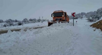 Erzurum'da 84 köy yolu ulaşıma kapandı