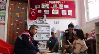 Jandarmadan Çocuk Hakları Günü etkinliği