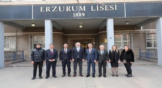 Öğrencilik yıllarına geri döndü